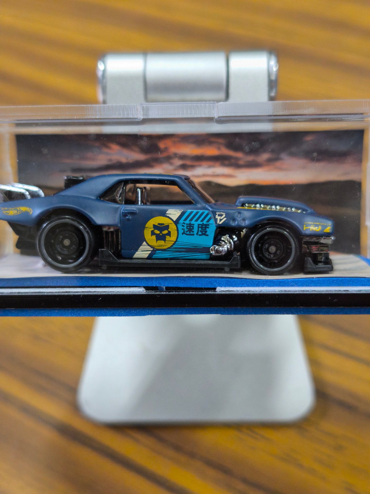 CUSTOM 68